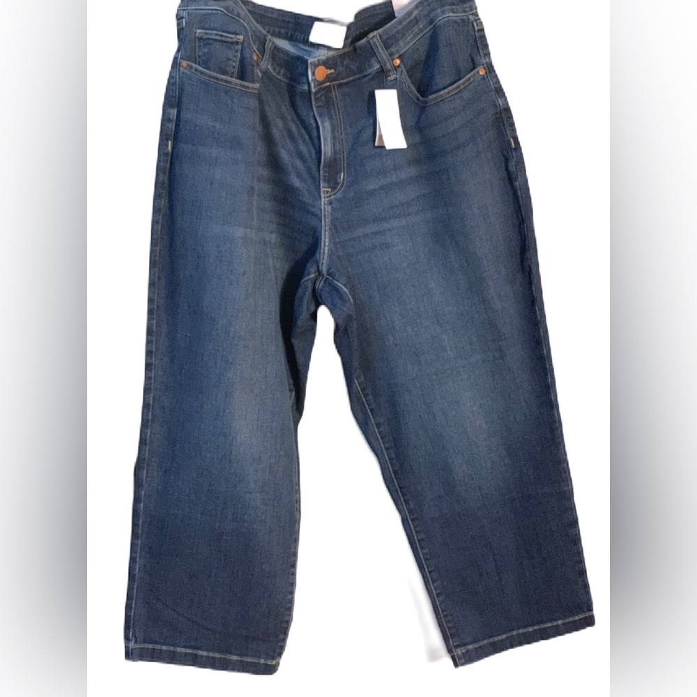 Lane Bryant SIGNATURE FIT AUTHENTIC
STRAIGHT ANKLE. NWT SZ 16. Short Mid Rise
